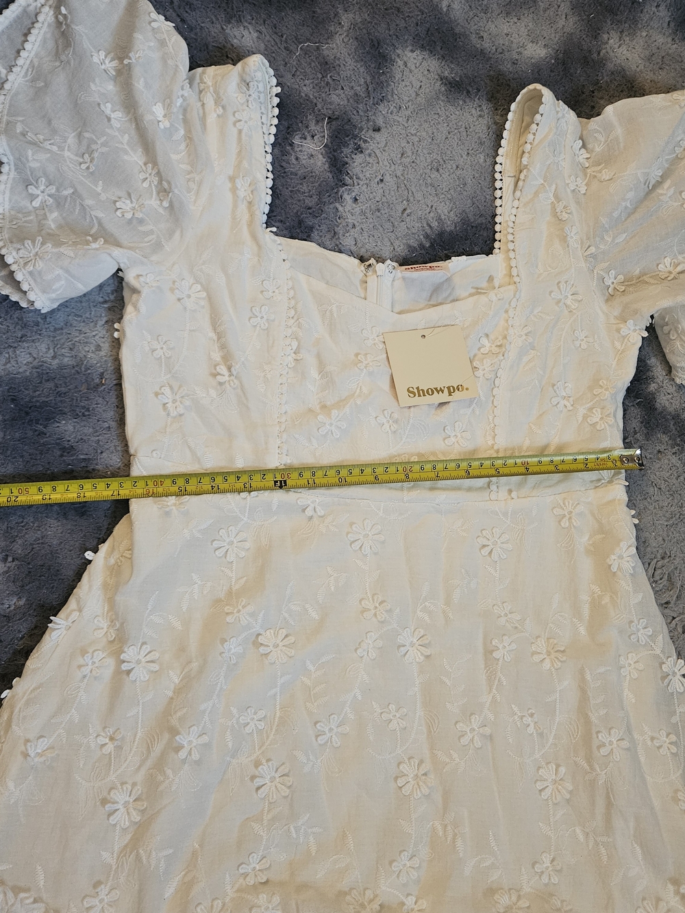 Showpo White Floral Embroidered Women’s Dress New With Tags - Picture 11 of 16